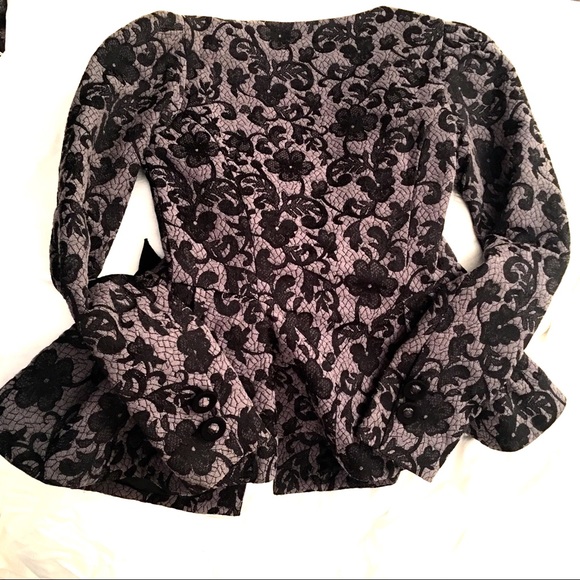 Runway Unique baroque sculptured bottom detail. - Picture 5 of 8